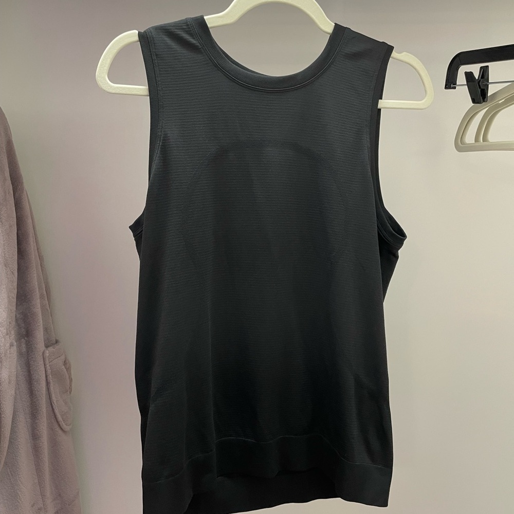 Lululemon Swiftly Breathe Relaxed Fit Muscle Tank Top - black size 6